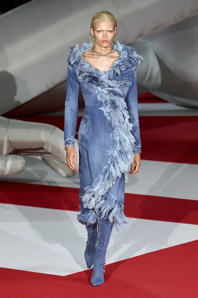 Look 27